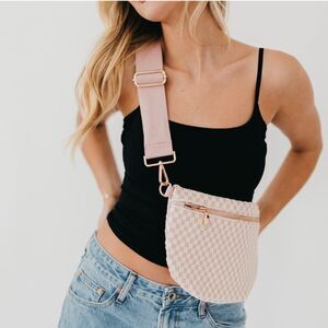 Westlyn Woven Bum Bag/Checkered Blush